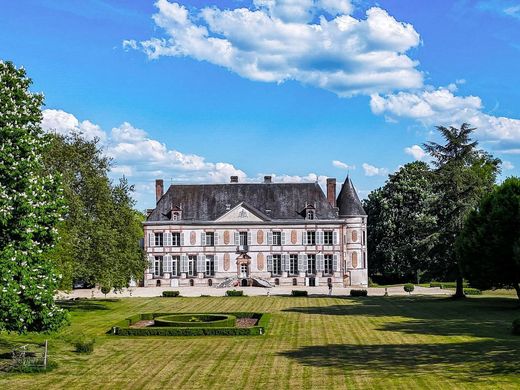 Kasteel in Sens, Yonne