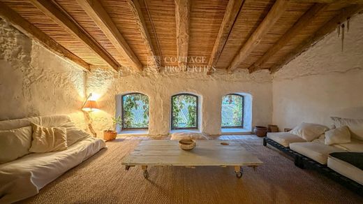 Casale a Verges, Girona