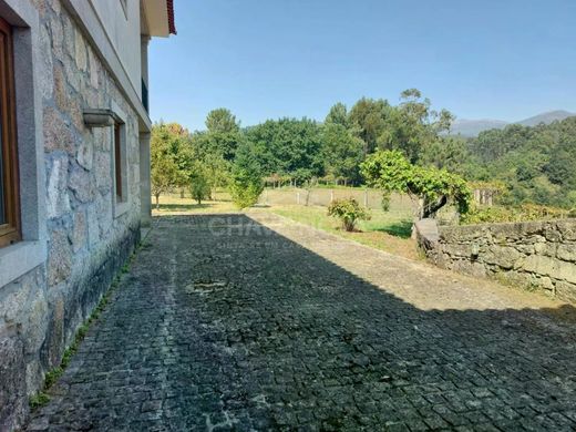 Farm in Grade, Arcos de Valdevez