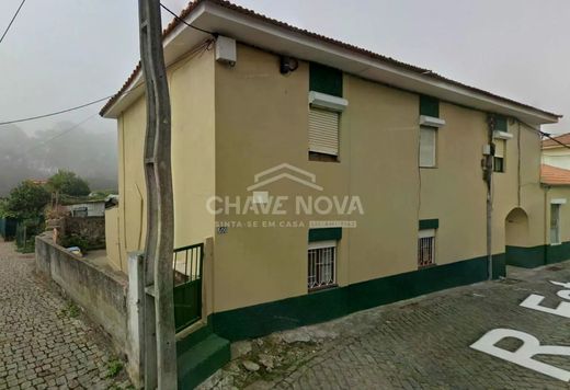 Terraced house in Canidelo, Vila Nova de Gaia