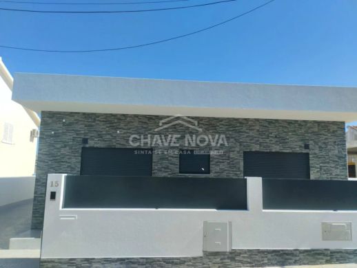 Luxury home in Fernao Ferro, Seixal