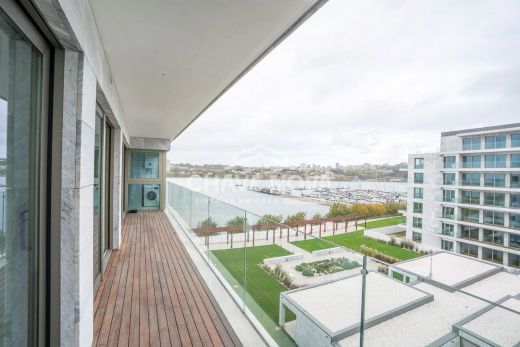 Apartment / Etagenwohnung in Canidelo, Vila Nova de Gaia