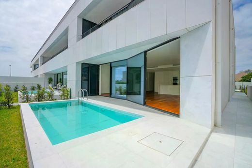 Apartment / Etagenwohnung in Canidelo, Vila Nova de Gaia