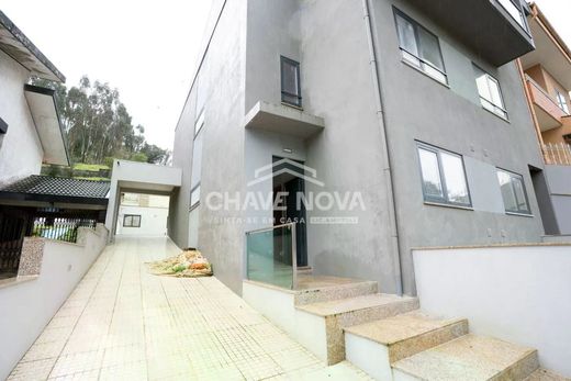 Terraced house in Mafamude, Vila Nova de Gaia