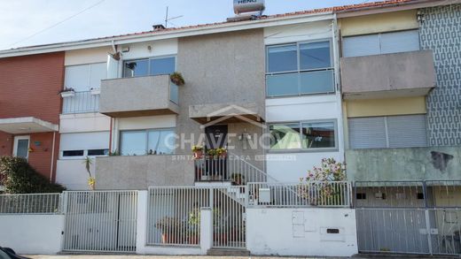Terraced house in Mafamude, Vila Nova de Gaia
