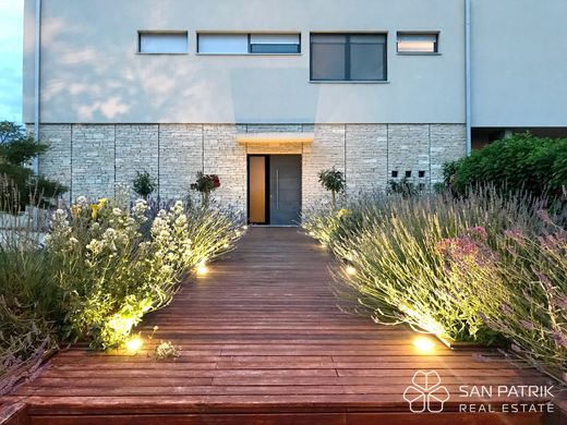Villa Zambratija, Grad Umag
