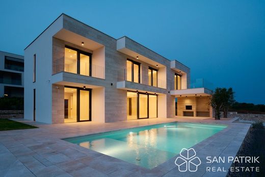 Villa in Sveti Filip i Jakov, Zadar